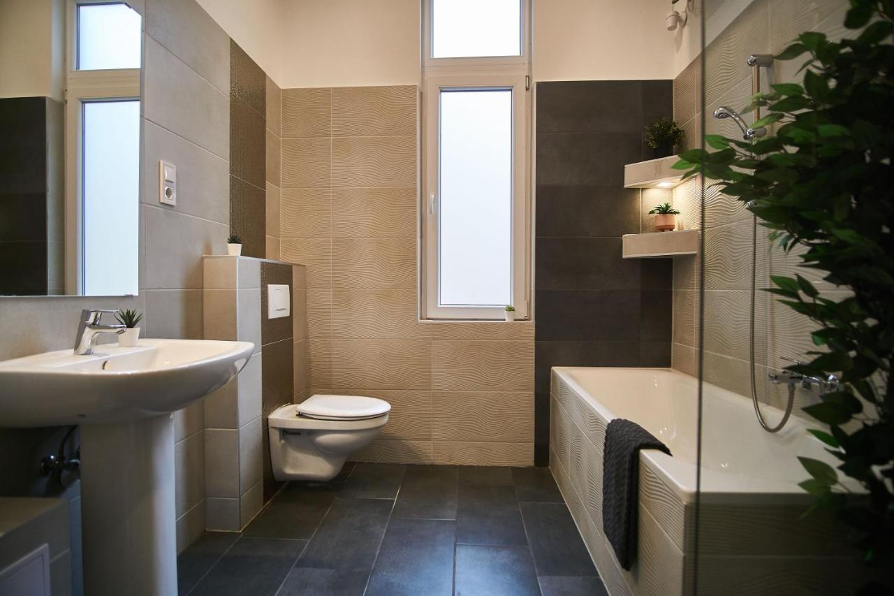 F4 Design Apartment- Budapest Exteriör bild