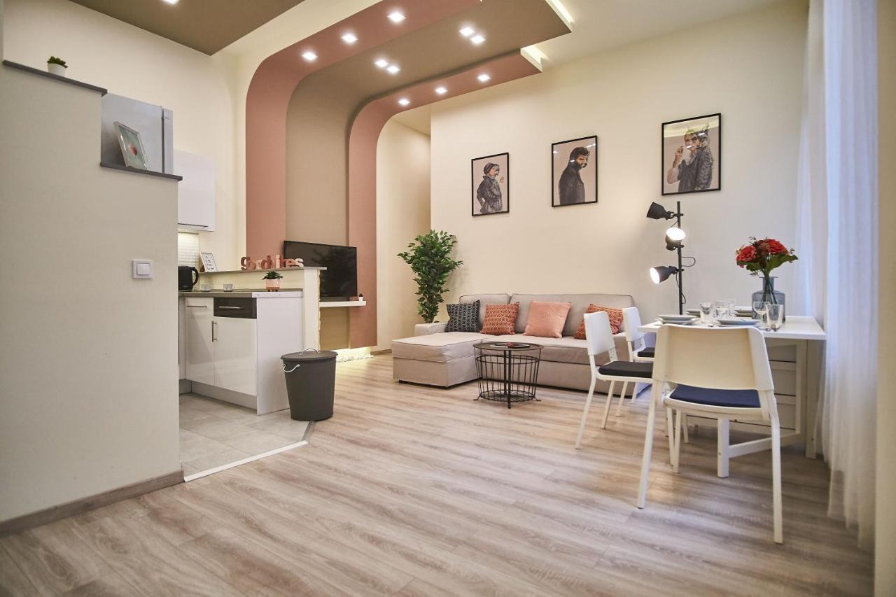 F4 Design Apartment- Budapest Exteriör bild